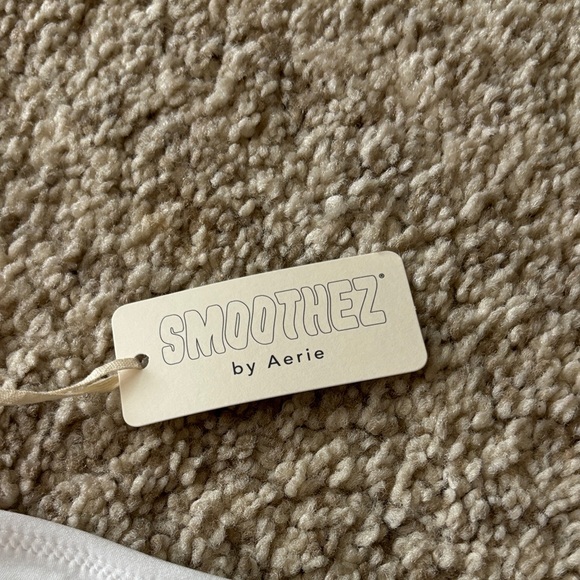 NWT Aerie Short Sleeve Scoop T Shirt - Picture 6 of 6